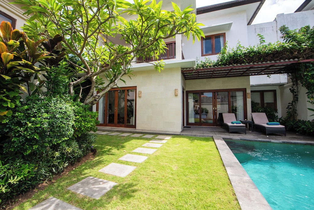 Bali Ayu Hotel And Villas 67/75