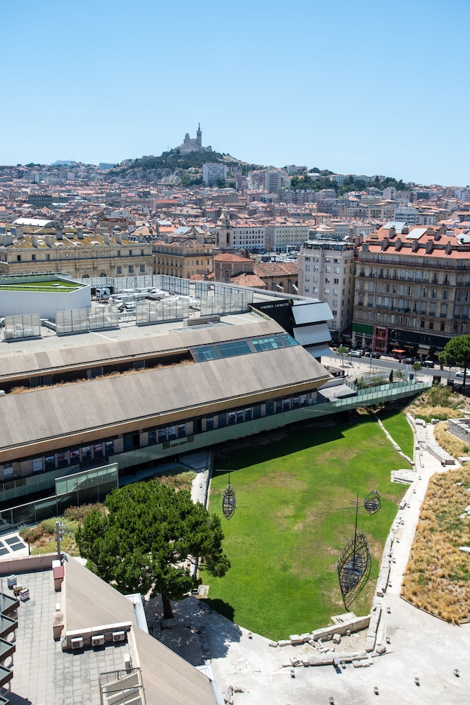 Mercure Marseille Centre Vieux Port 63/66