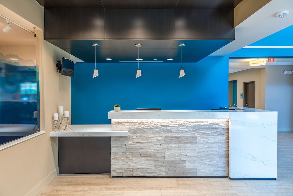 Crestwood Suites Lakeland 13/63
