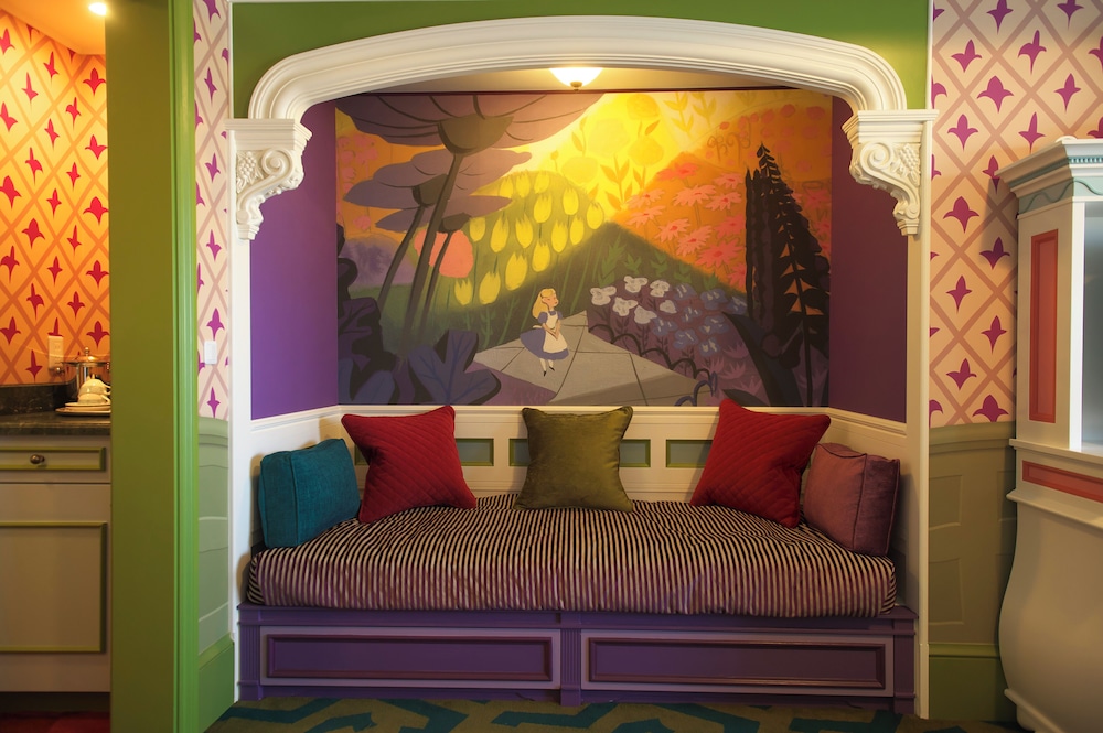 Tokyo Disneyland Hotel 36/50