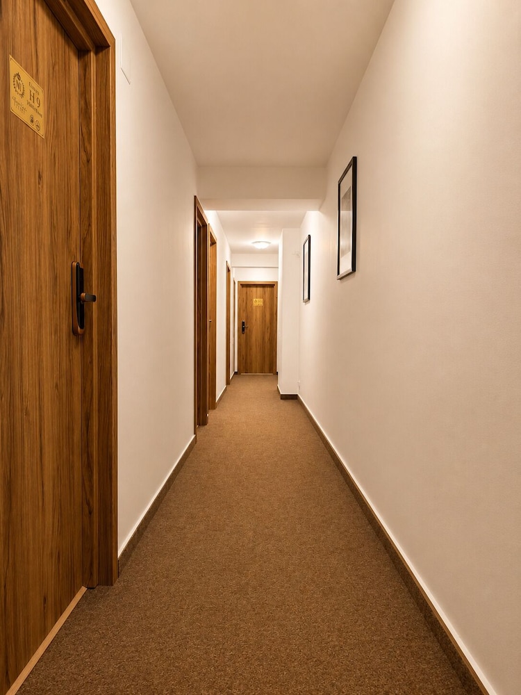 Monte Carlo Palace Rooms 42/58