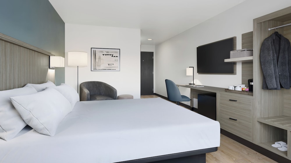 Holiday Inn Express Philadelphia Airport 12/50