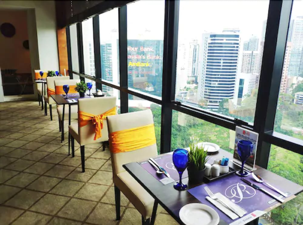 Pacific Regency Hotel Suites 60/70