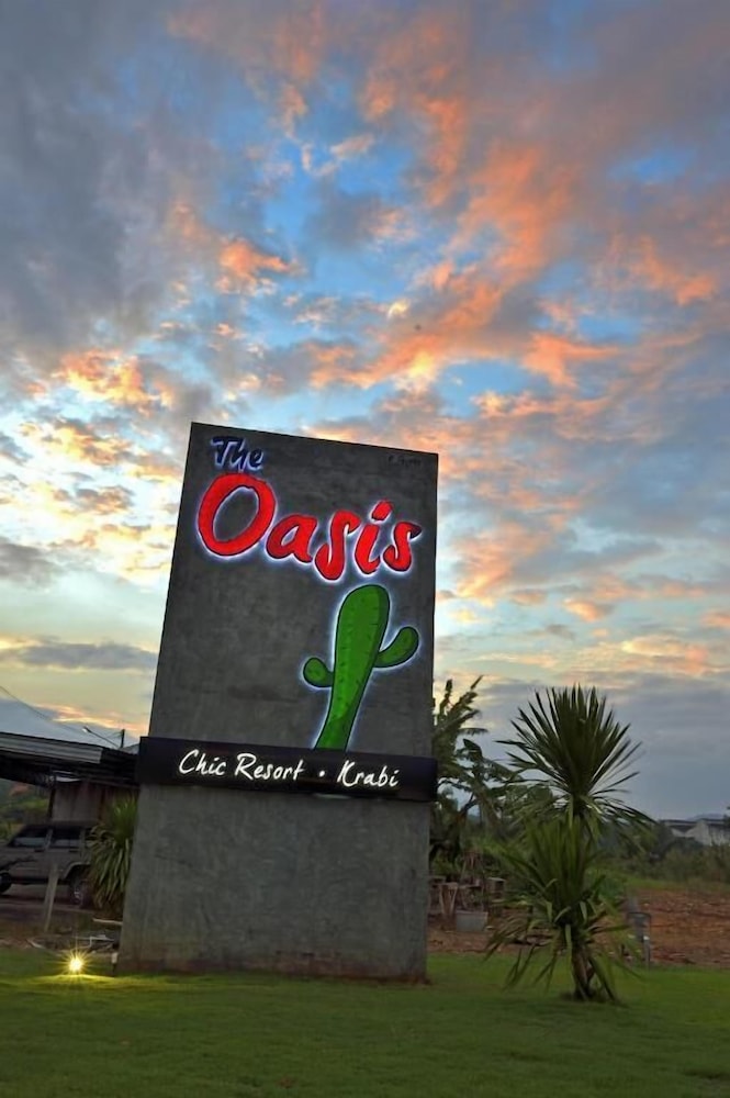The Oasis Resort 22/25