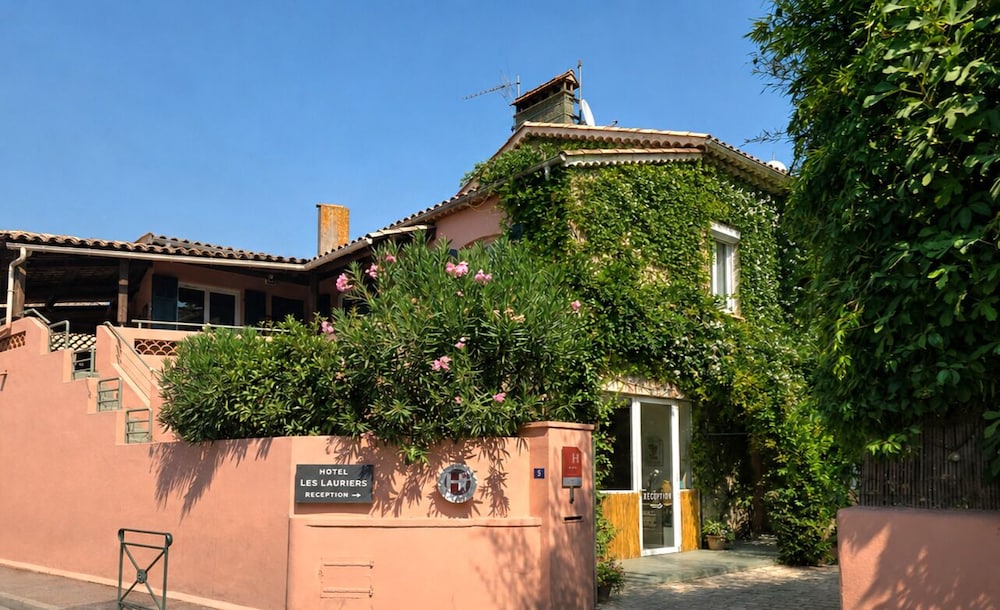 Hôtel Les Lauriers 35/41