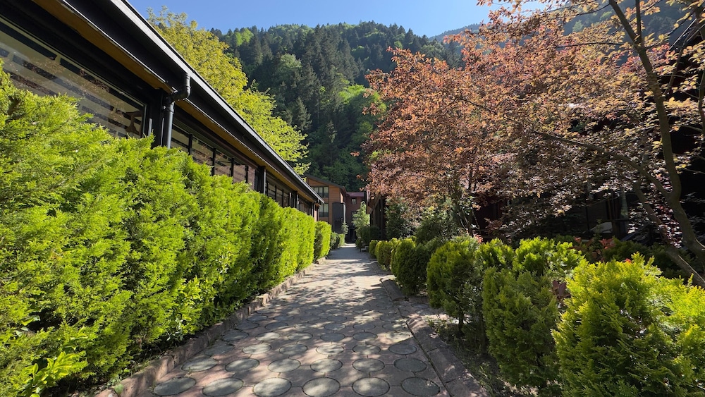 Akyuz Kardesler Hotel & Bungalow 69/74