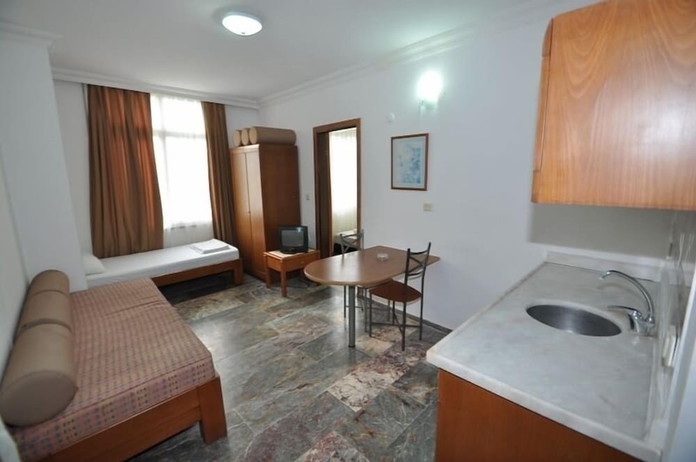 Two Seas Hotel 27/50