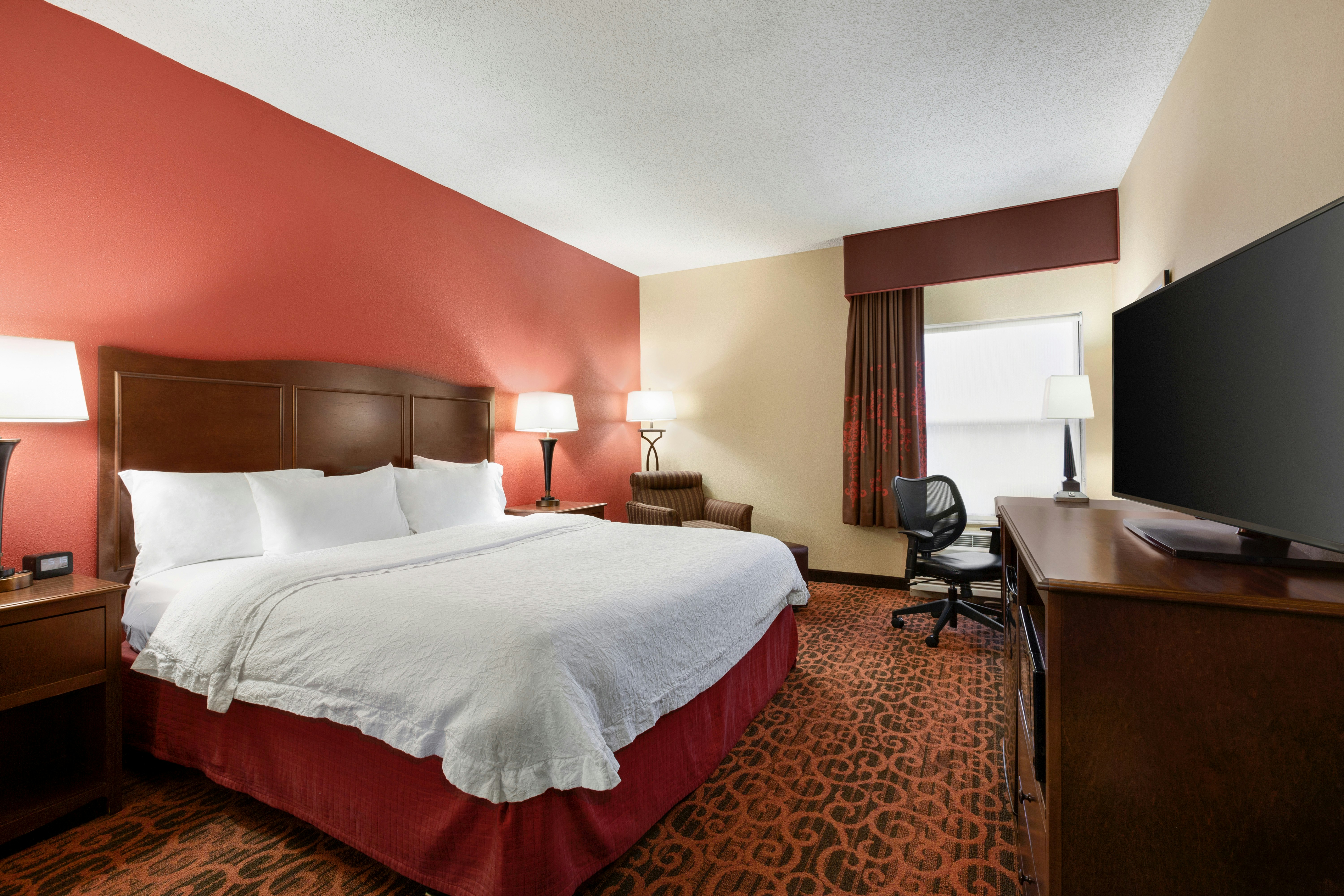 ROOM, KING BED