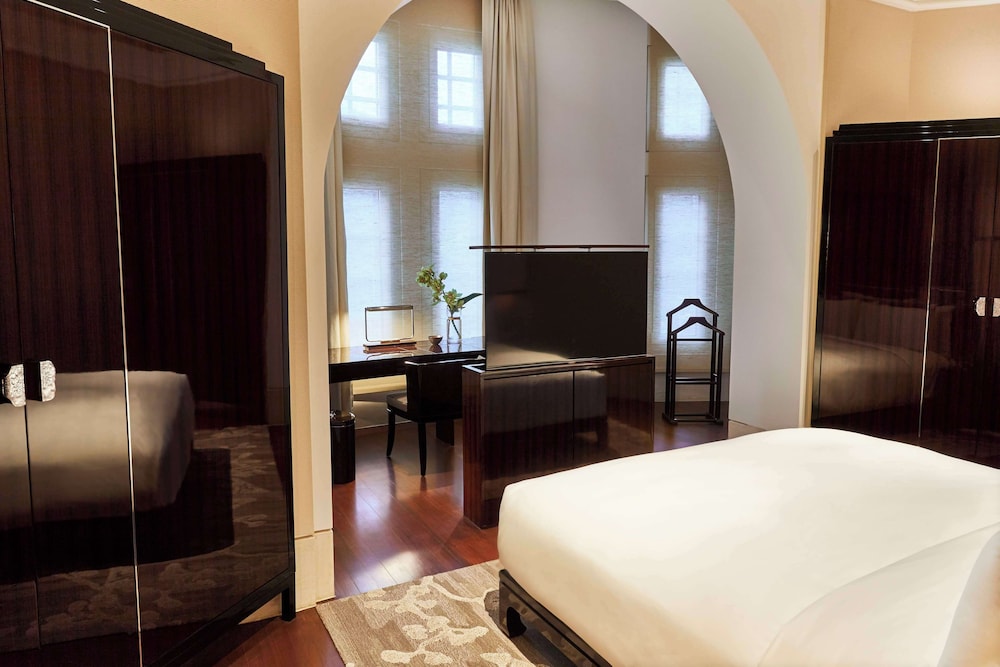 Heritage, Suite, King Bed