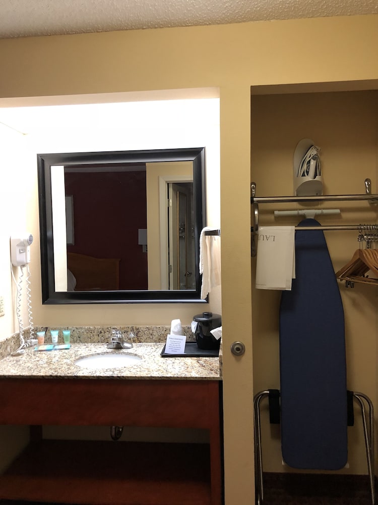 Best Western Ellisville Inn 42/43