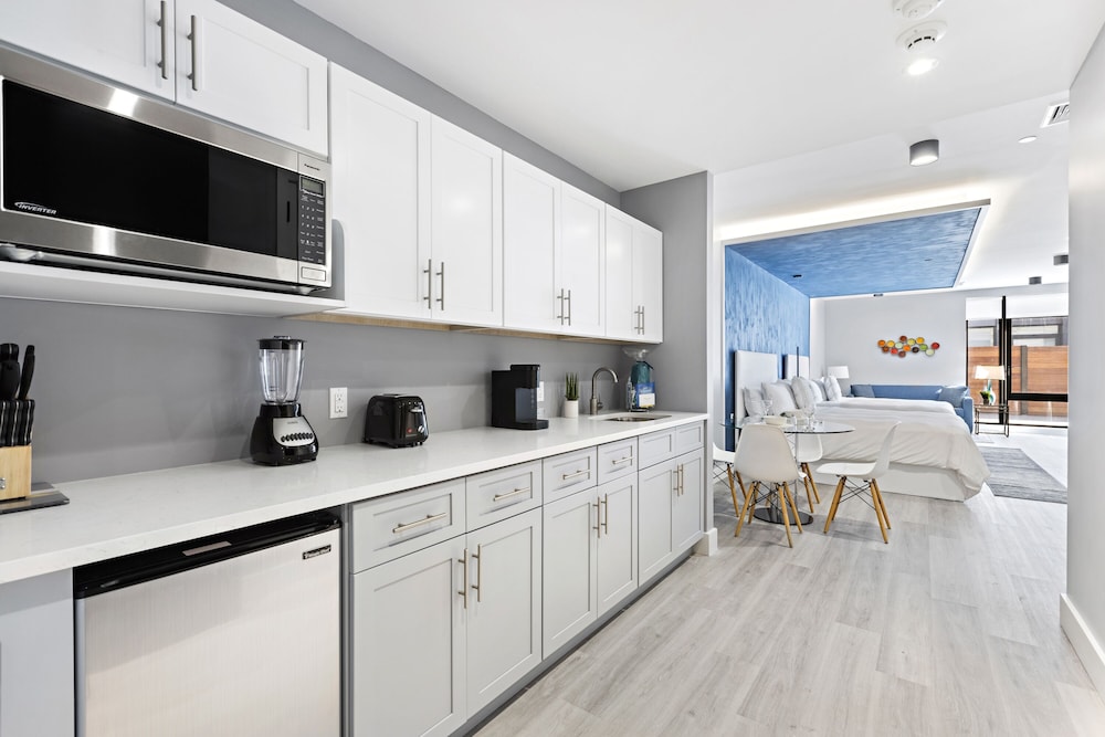 Global Luxury Suites at The Arches 4/50