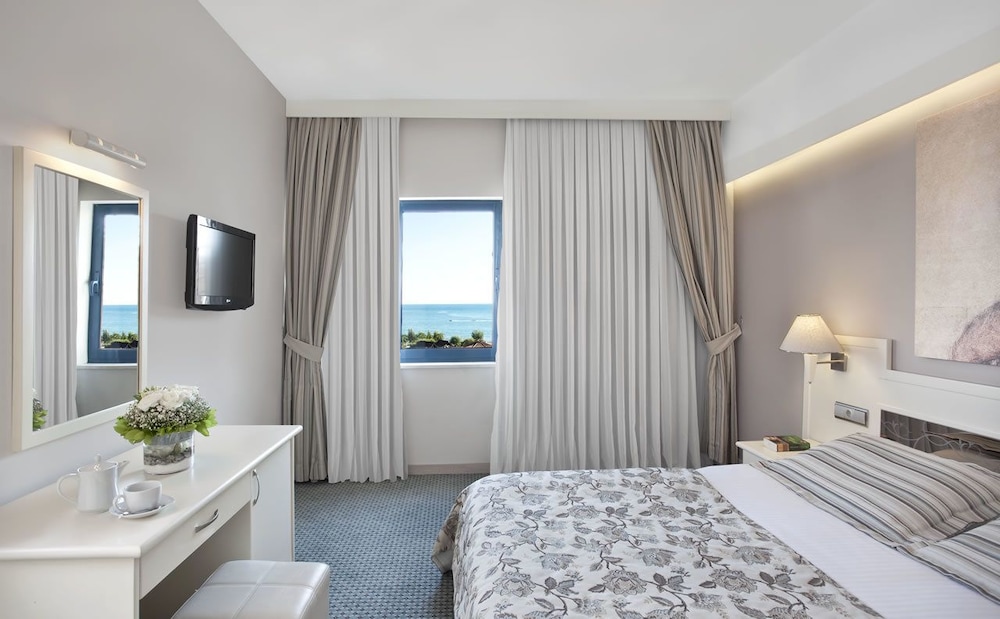 Sunrise Resort Hotel 13/67