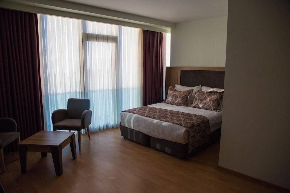 Euphoria Batumi Convention And Casino Hotel 9/63