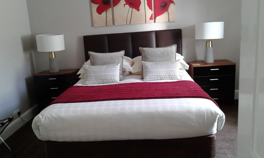 Adelphi Villa 14/39