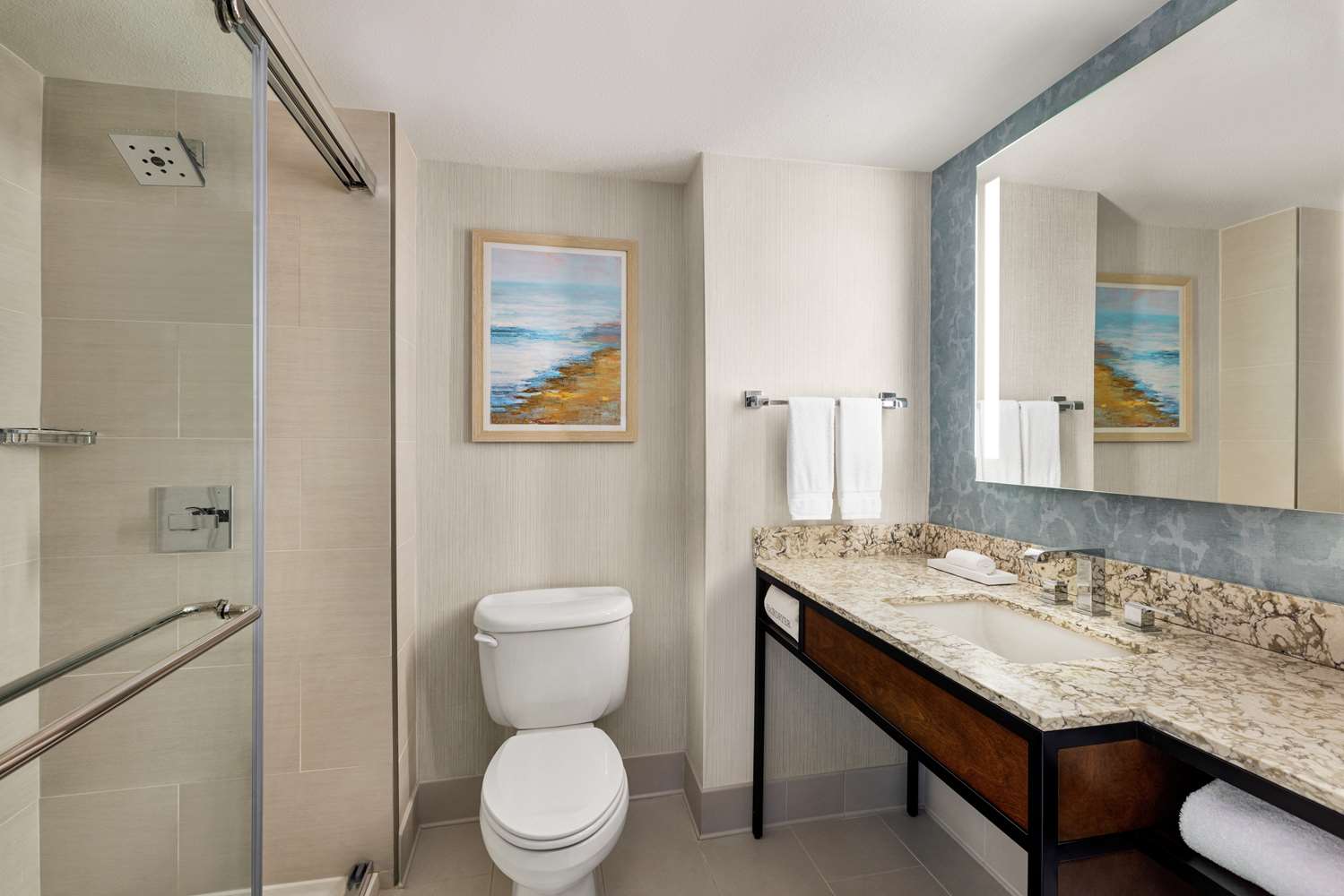 غرفة بسرير كينج بإطلالة على المسبح، Hilton Garden Inn Carlsbad Beach 2/2