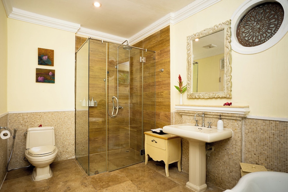 VILLA SANTI HOTEL 28/32