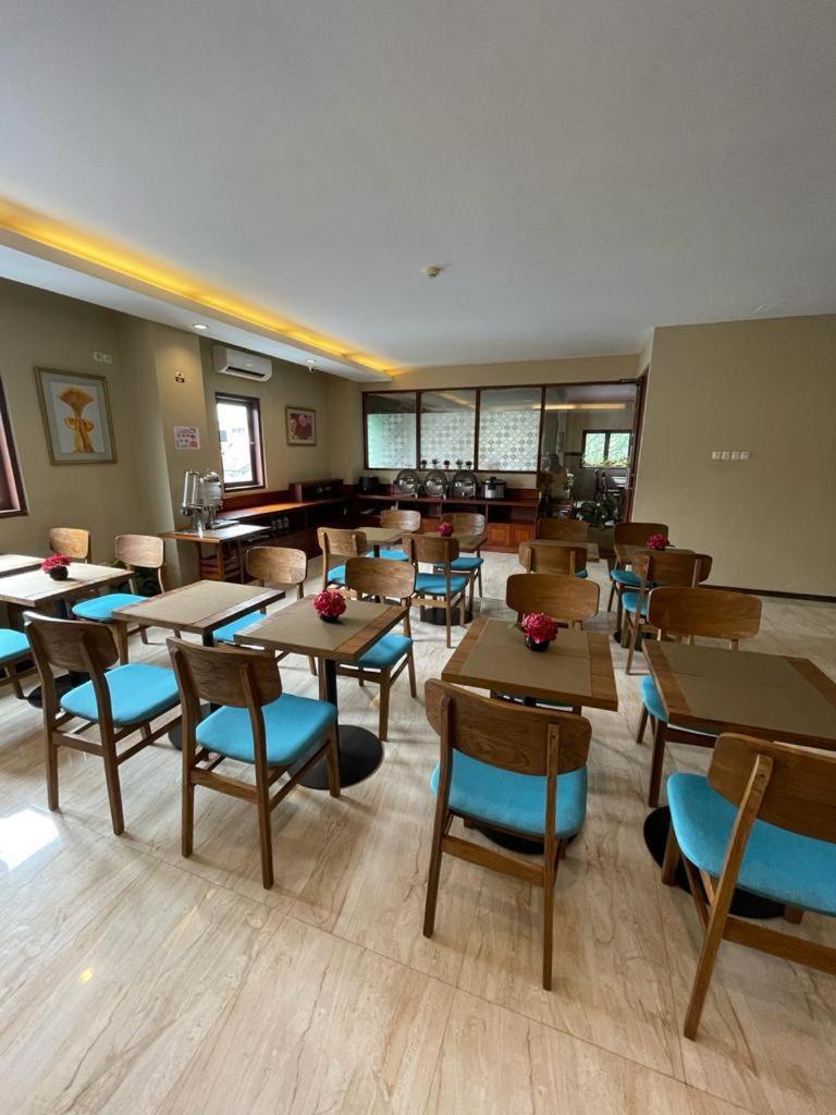 Biz Hotel Ambon 36/48