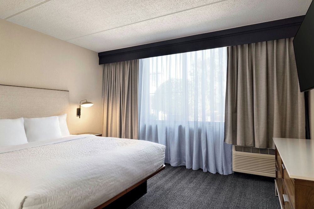 Courtyard by Marriott Atlanta Northlake 8/50