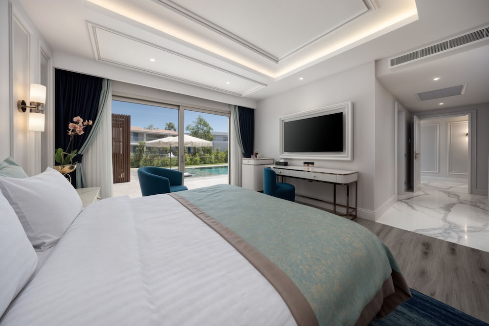 Merit Royal Gardens Hotel & Casino 25/69