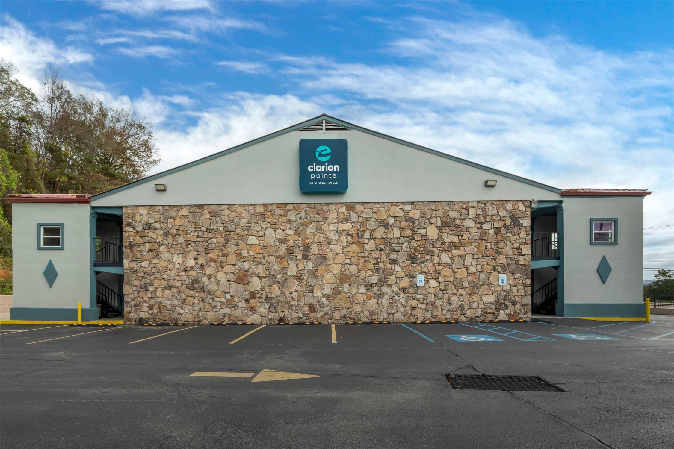 Clarion Pointe Kimball 27/28