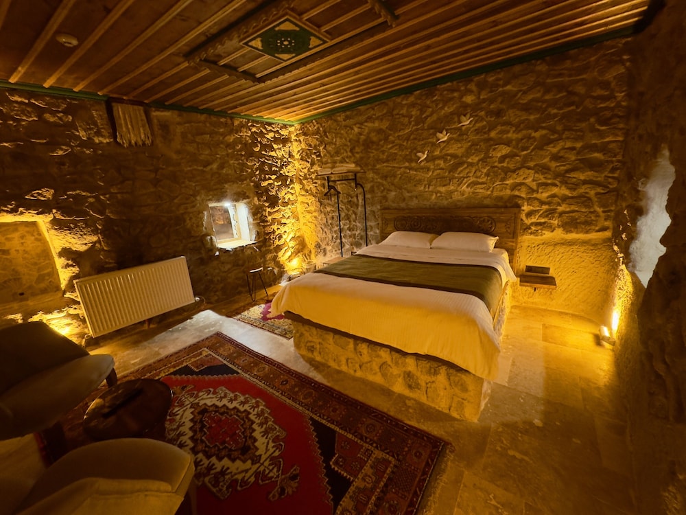 Euphoria Cave House 18/50