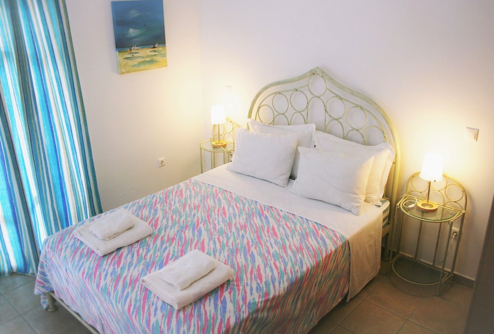 Lagoon View Apartments - Adults Only 20/70