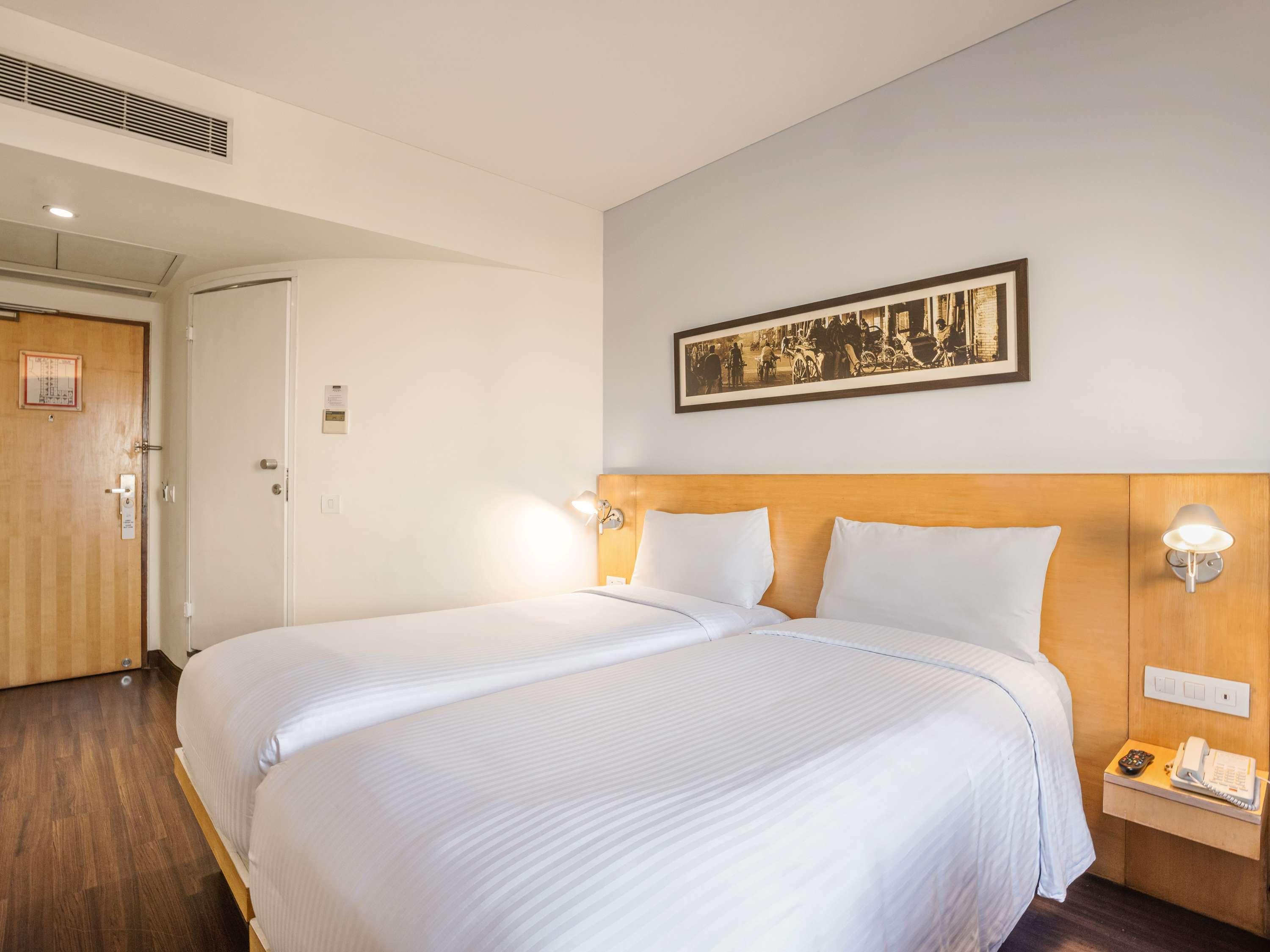 SUPERIOR, QUEEN BED, HIGH FLOOR