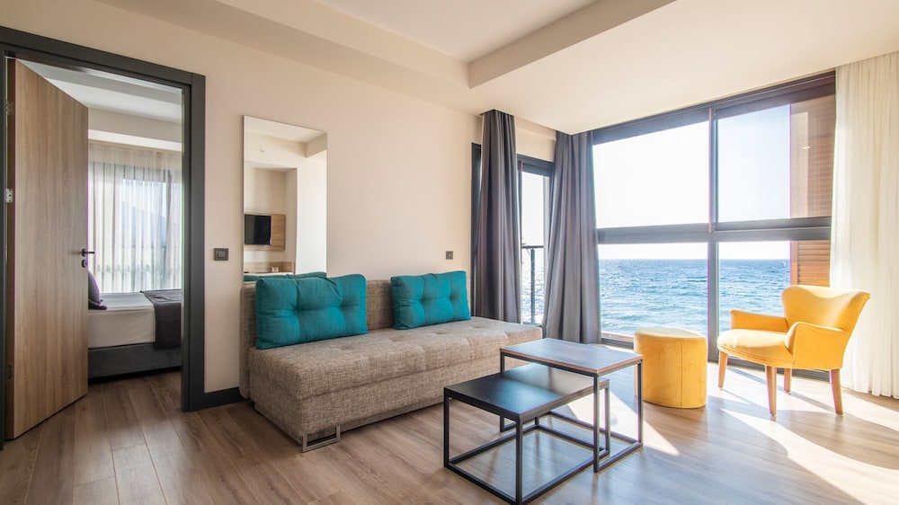 MAIA Luxury Beach Hotel & Spa 29/50