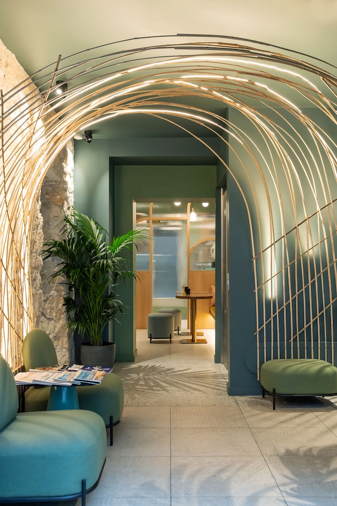 Hotel Amoi Paris 38/50