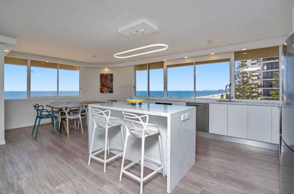 Dorchester on the Beach 34/48