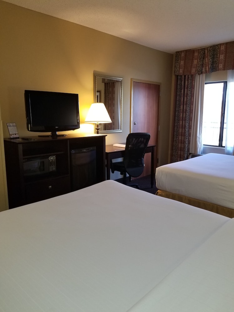 Days Inn By Wyndham Tulsa Central 15/42