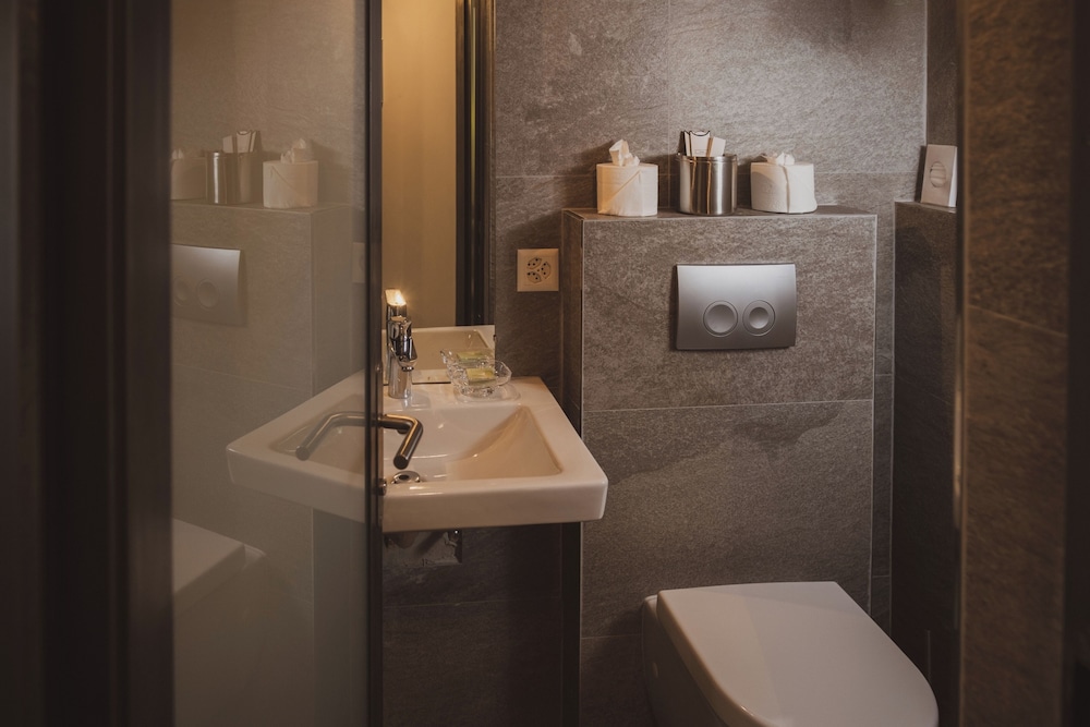 Backstage Hotel Serviced Apartments 51/53