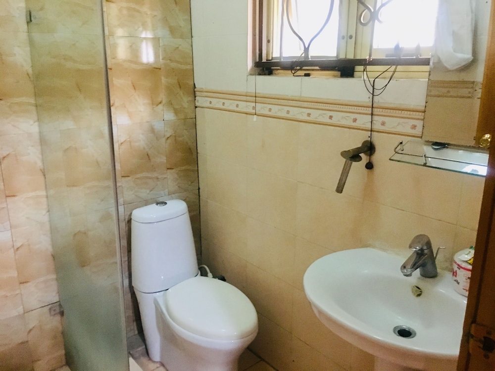 Topaz Luxury Suites & Apartments 36/40