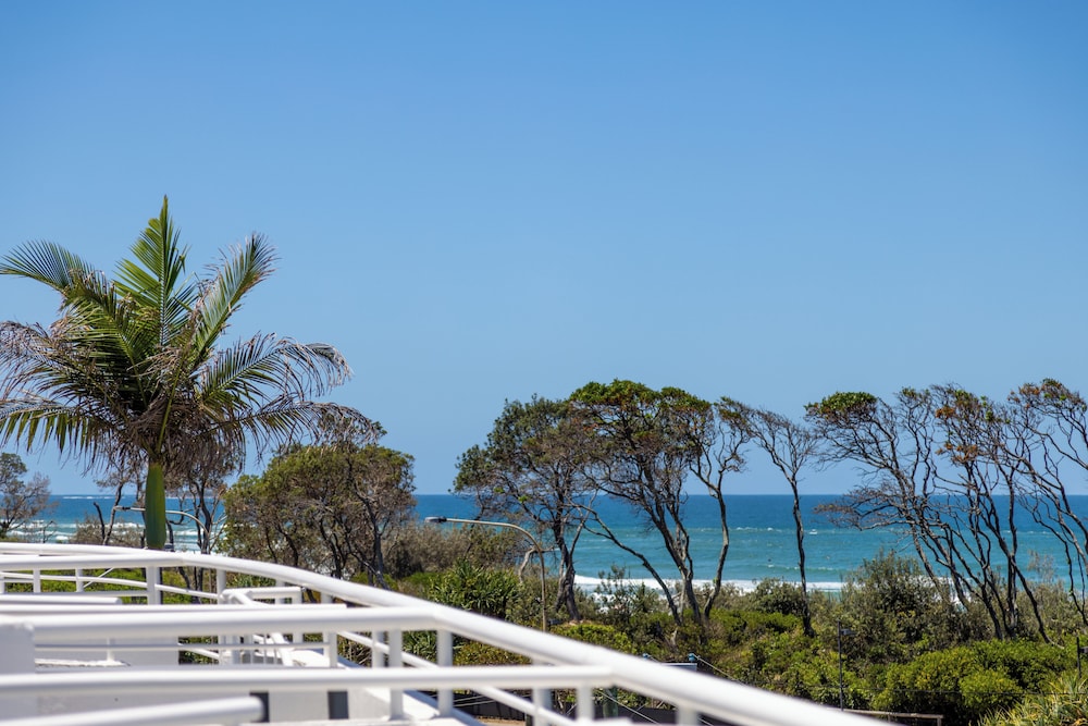 SUNDECK GARDENS 43/47