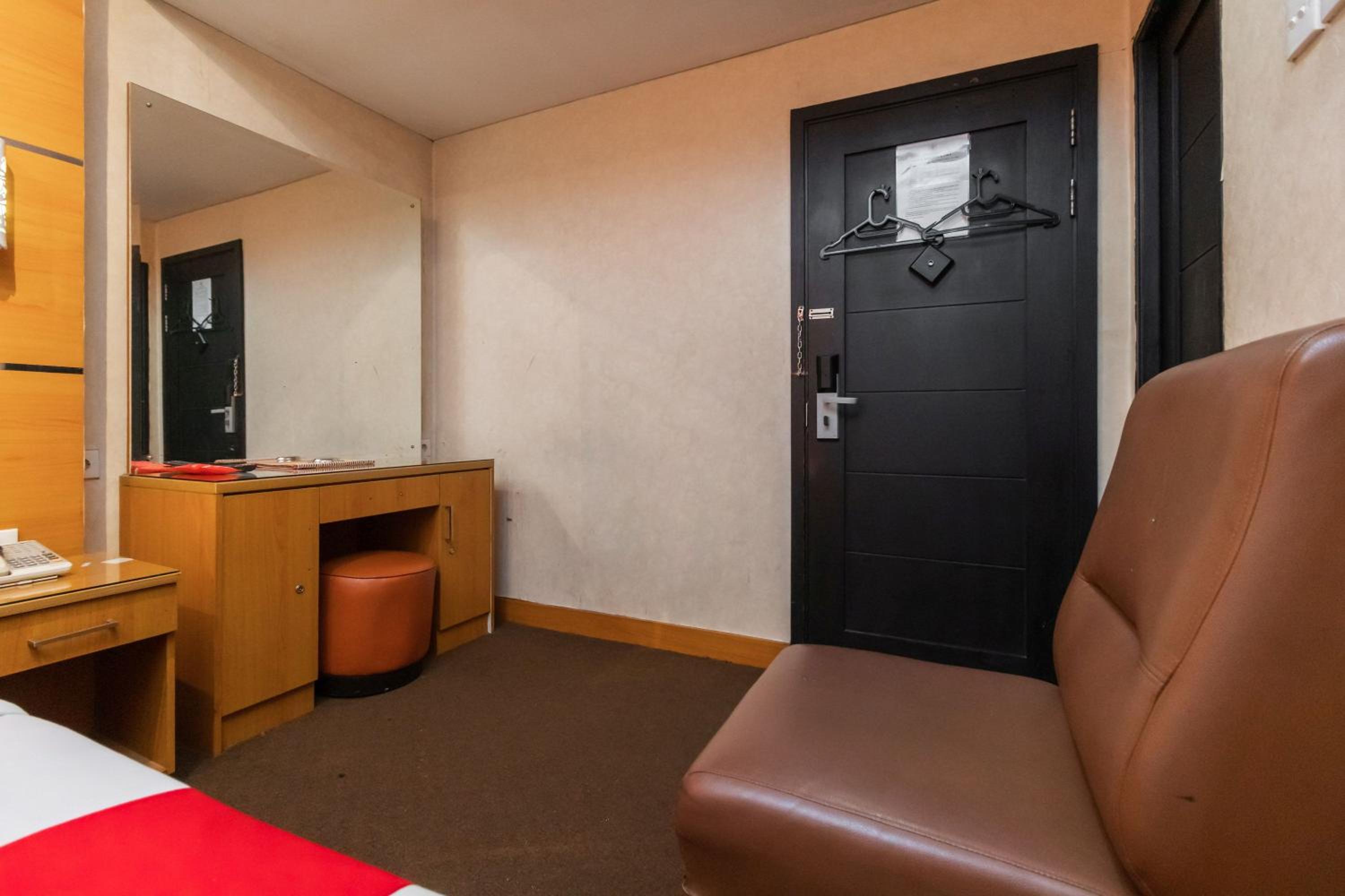OYO 180 Hotel Mirah (Mirah Hotel) 7/55