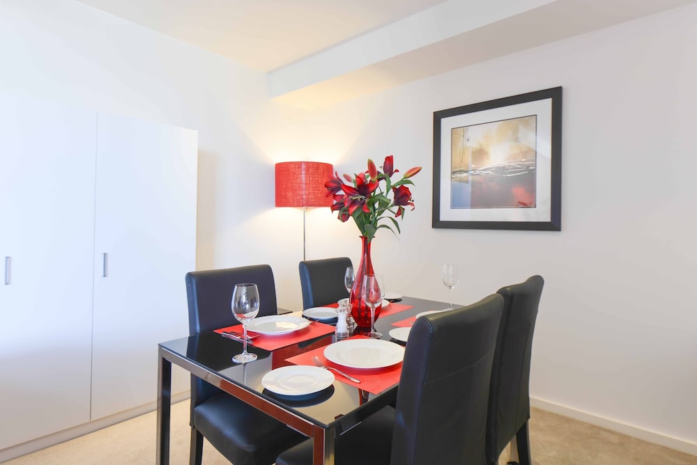 Spacious Seaviews 12/24