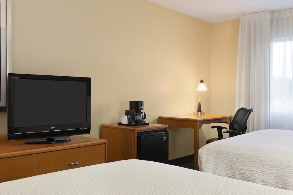 Fairfield Inn Suites Minneapolis St Paul Airport 15/53