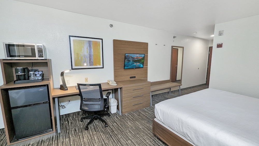 Estherville Hotel Amp Suites 10/50