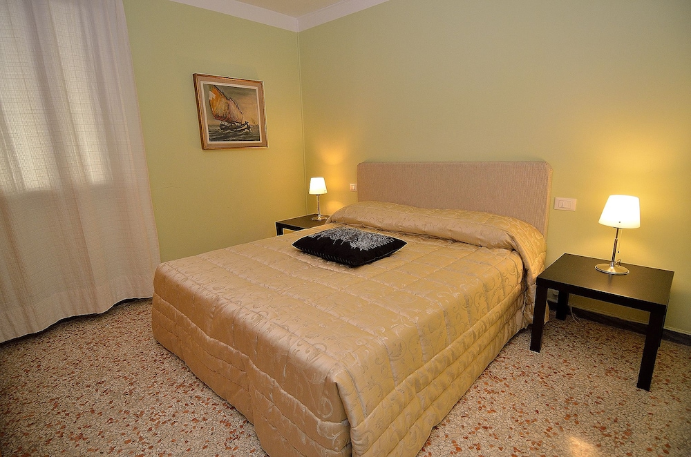 Charming Venice Apartments 17/78