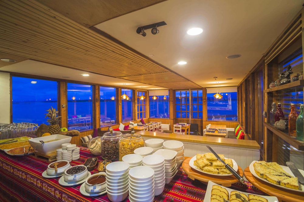 Weskar Patagonia Lodge 30/44