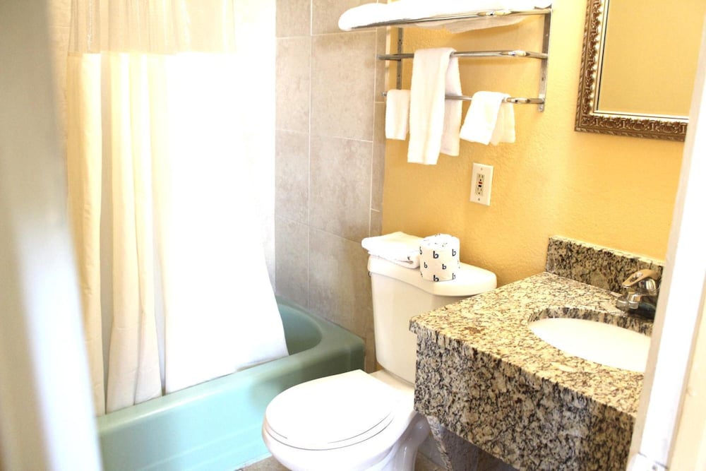 Econo Lodge St. Petersburg Central 51/54
