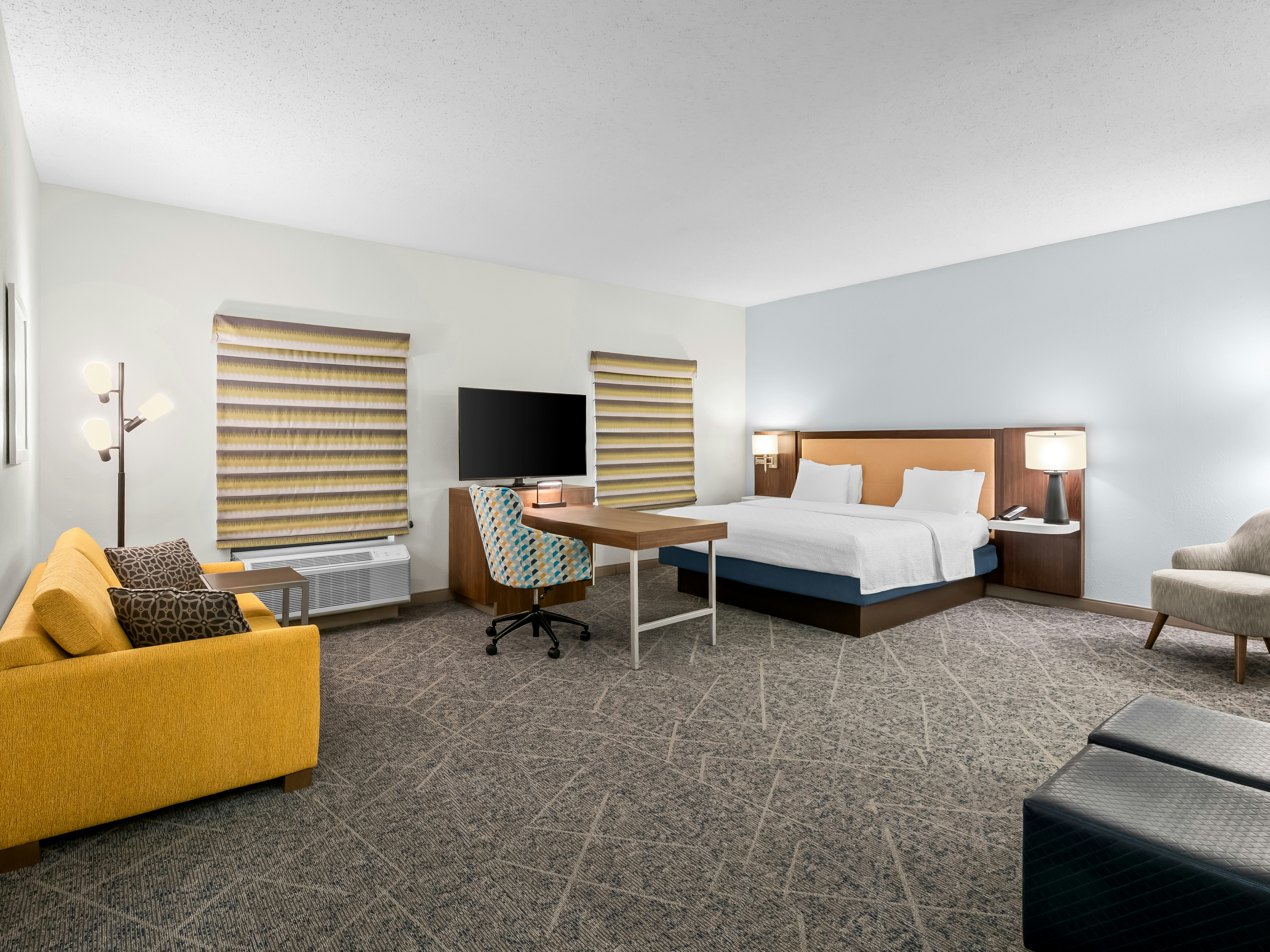 Hampton Inn & Suites East Lansing Okemos 16/80