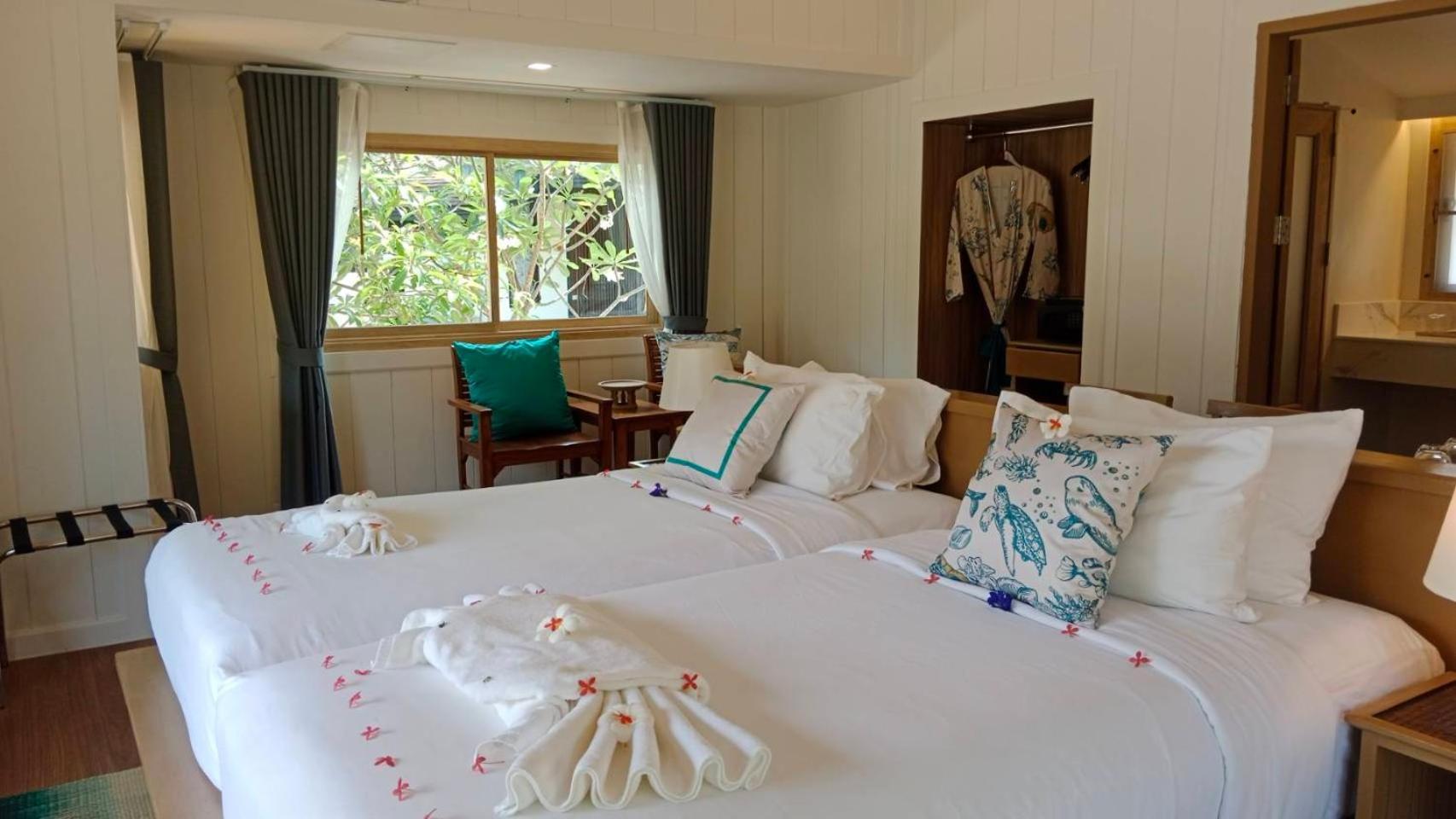 Premier, Villa, Beach Front