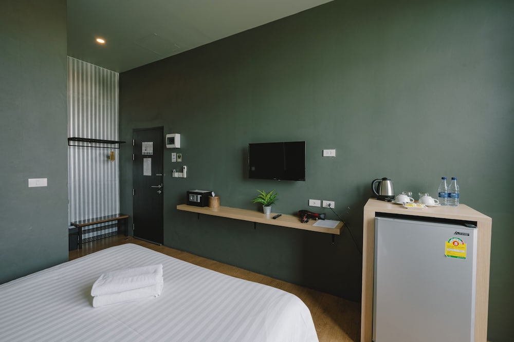 The Arbern Hostel x Bistro 28/50