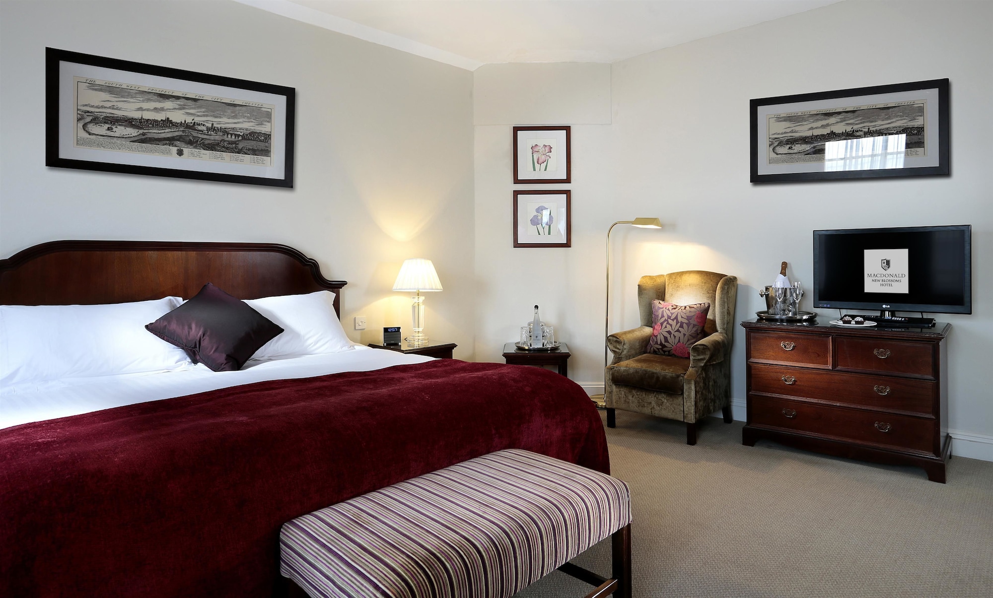 DELUXE, SUITE, DOUBLE BED