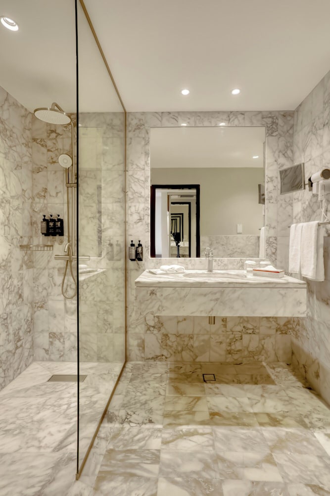 Regency Palace Amman 50/50
