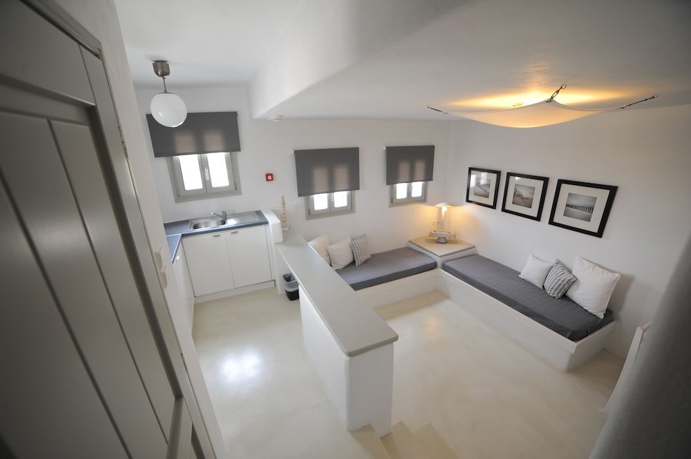 Anemoi Resort 5/50