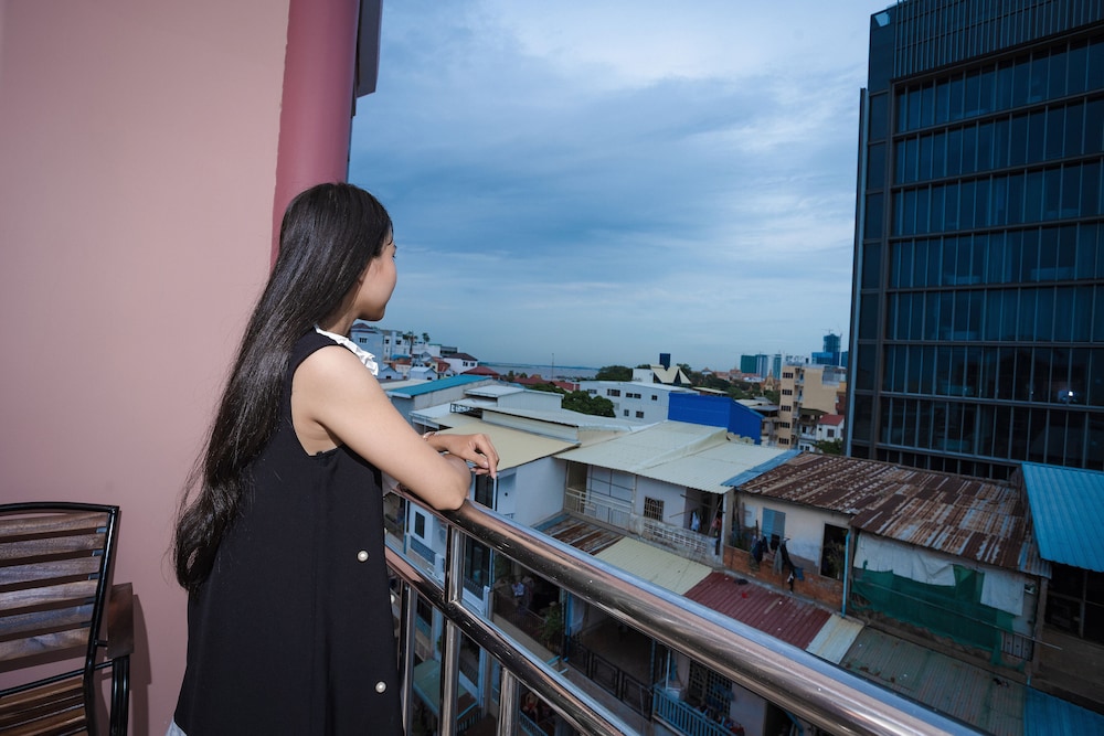 Silver Mounts Hotel 3/69