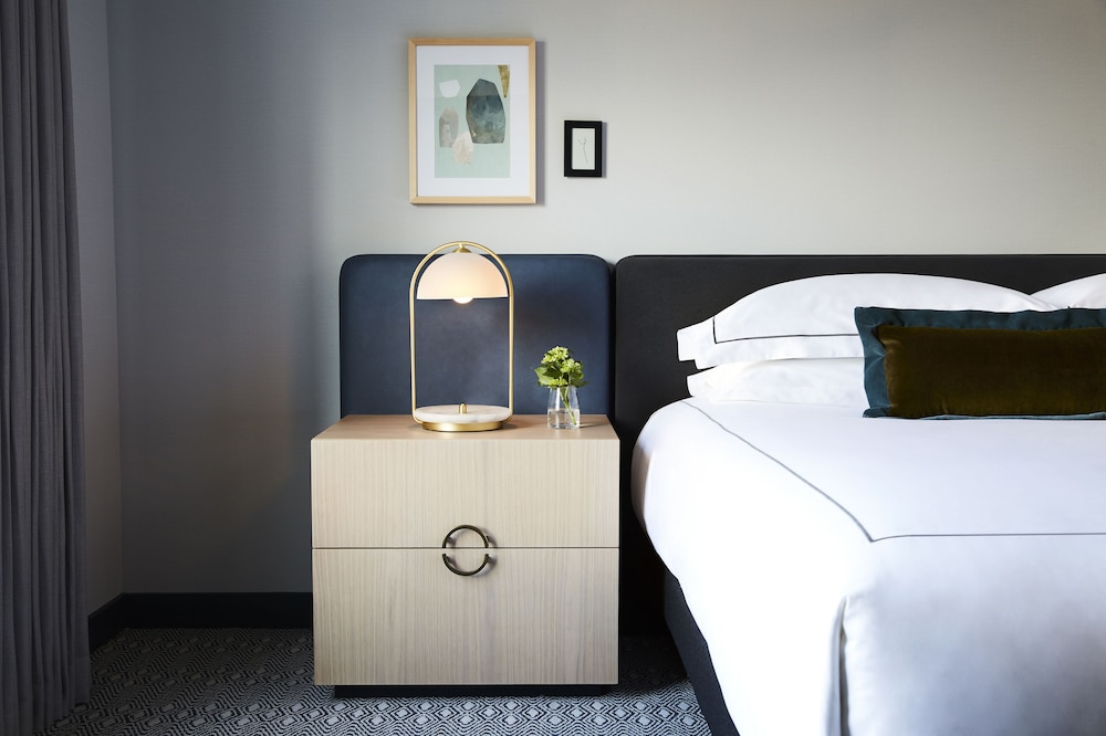 Kimpton Saint George Hotel 24/83
