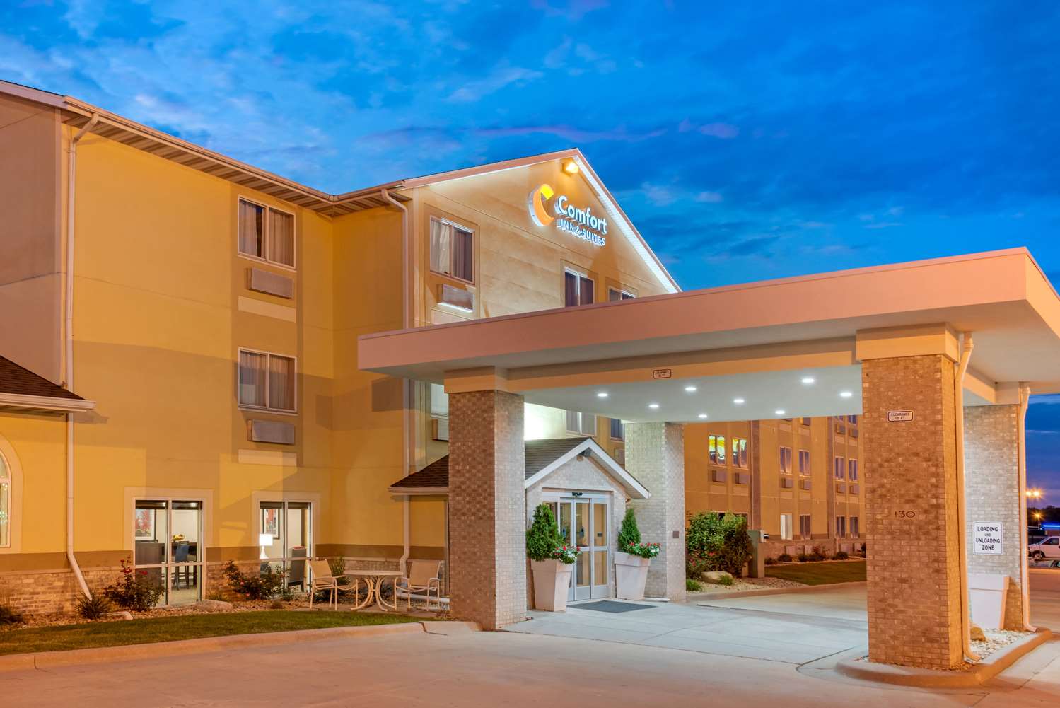 Comfort Inn & Suites near Route 66 3/35